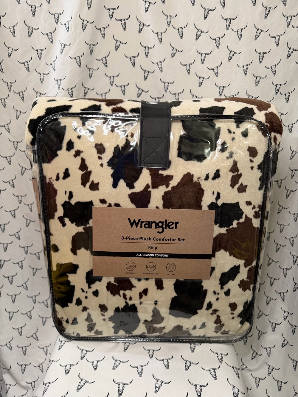 King Wrangler Cowhide-Print Plush Comforter Set in Cream, Brown & Black